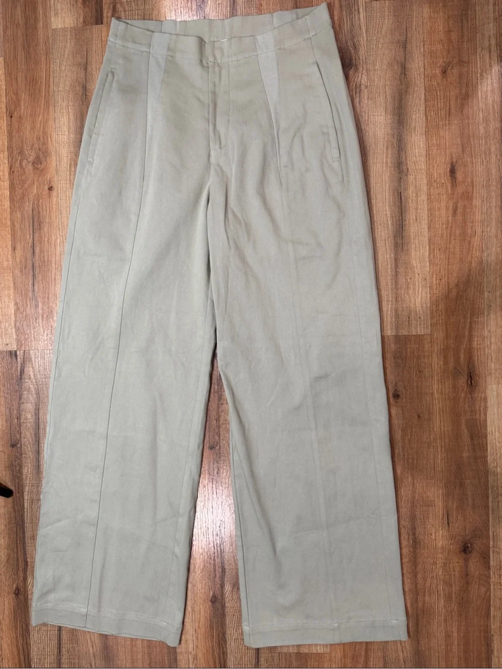 ALO Yoga High-Rise Wide-Leg Pants in Sage
